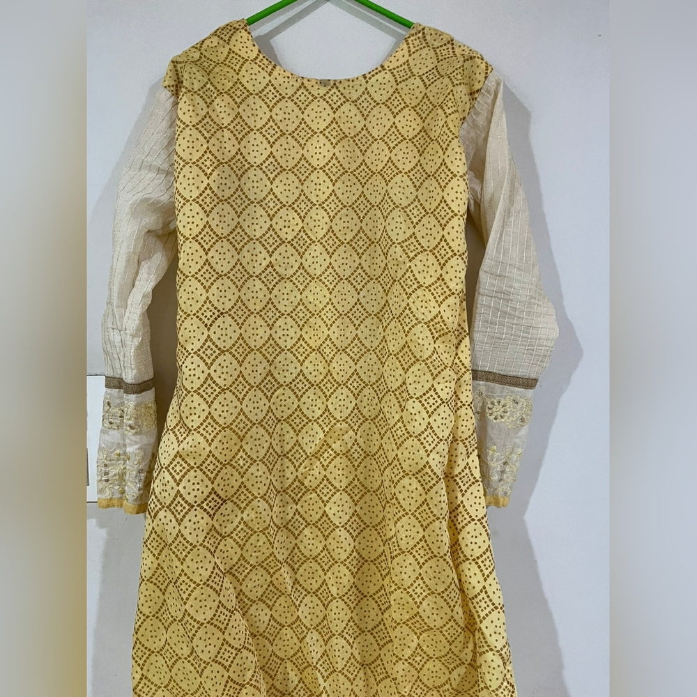 Kurta - Picture 2 of 3